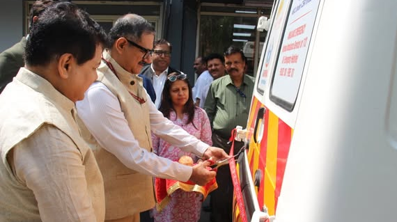 MSME Secretary Bharat Khera flags ambulance at NSIC head office